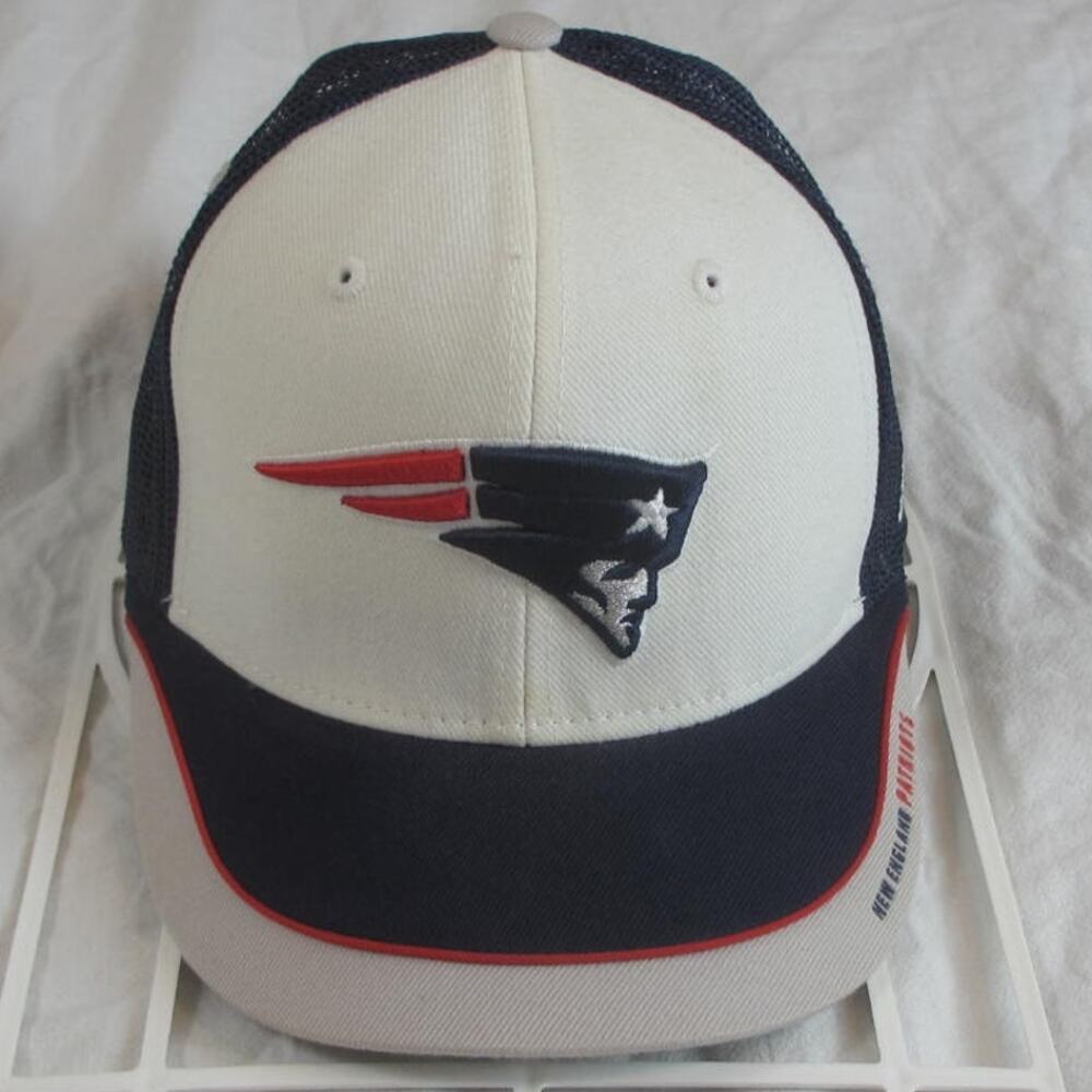 VTG Reebok New England Patriots Fitted Trucker Hat/Cap 7 1/8 Blue/White/Gray NFL